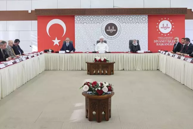 Diyanet İşleri Başkanı Erbaş: Çocuklarımızı Geleceğe Hazırlamak İçin Çalışıyoruz