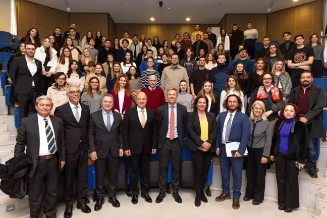 Yaşar Üniversitesi'nde Türkiye-Hollanda İlişkilerinin 100. Yılı Kutlandı