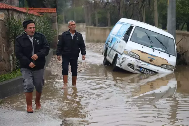 Bodrum'da Sağanak Yağış Hayatı Olumsuz Etkiledi