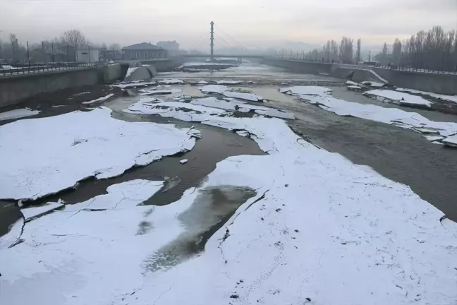 Ağrı, Kars ve Ardahan'da Soğuk Hava Etkili Oluyor