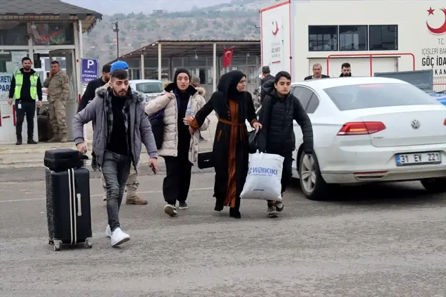 Suriyelilerin Ülkelerine Dönüşü Devam Ediyor