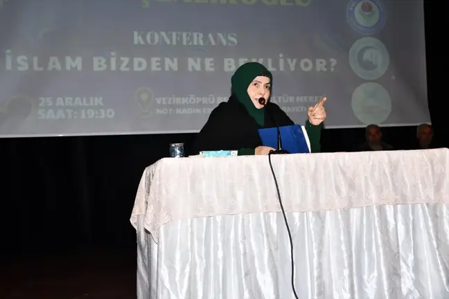 Emine Şenlikoğlu Vezirköprü'de Konferans Verdi