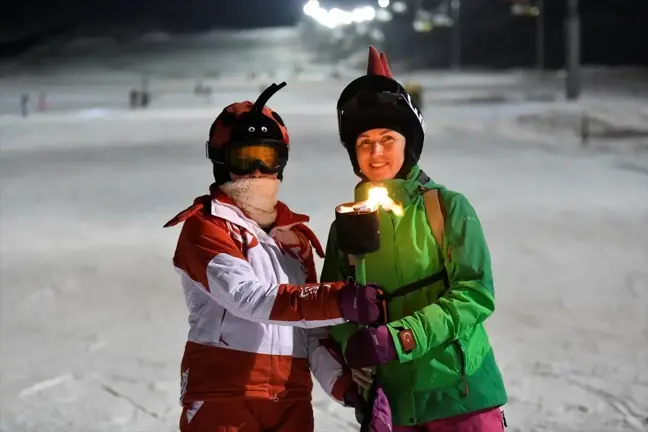 Erciyes Kayak Merkezi'nde Gece Kayağı Etkinliği Düzenlendi