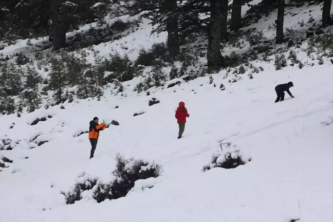 Kaş'ta Kar Yağışı Vatandaşları Sevindirdi