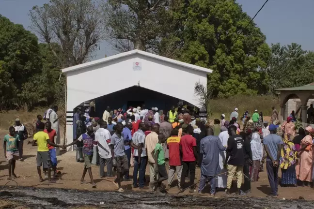 Türkiye Diyanet Vakfı Gambiya'da Su Kuyusu Açtı