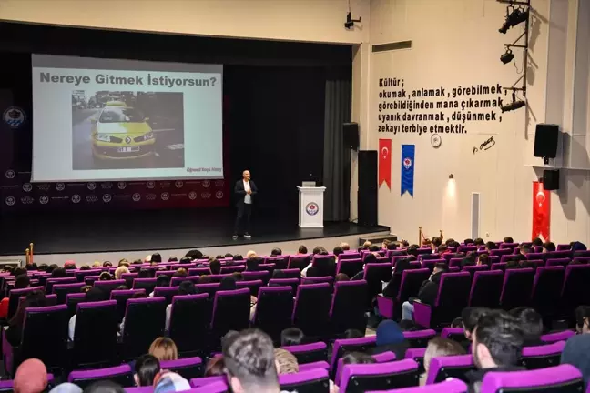 Trabzon'da Sınavlara Hazırlık Semineri Düzenlendi