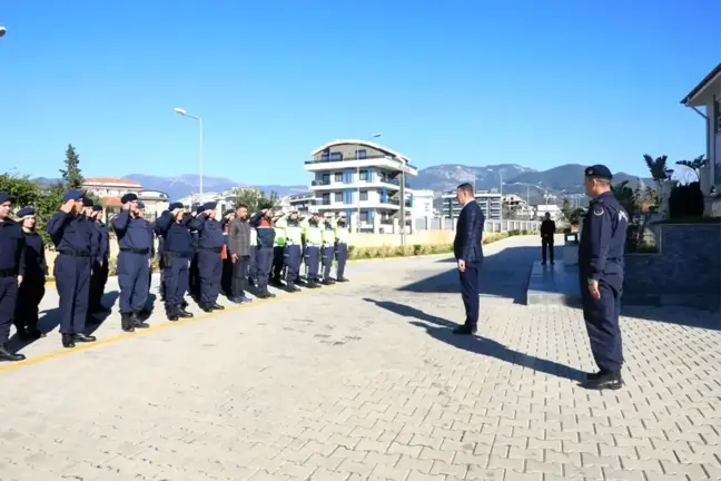 Alanya Kaymakamı, Jandarma Personelini Başarı Belgesi ile Ödüllendirdi