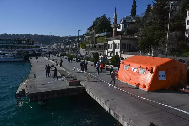 Beşiktaş’ta Denize Düşen Kardeşleri Bulma Çalışmaları Devam Ediyor