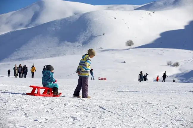 Bingöl’de Hesarek Kayak Merkezi Sezonu Açtı