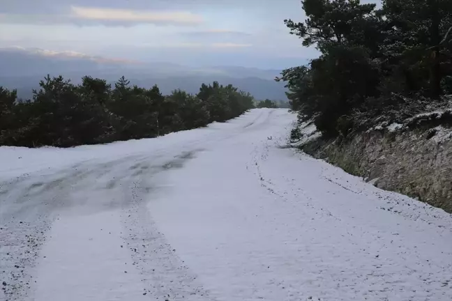 Tokat-Sivas Kara Yolunda Kar Yağışı Etkili Oluyor