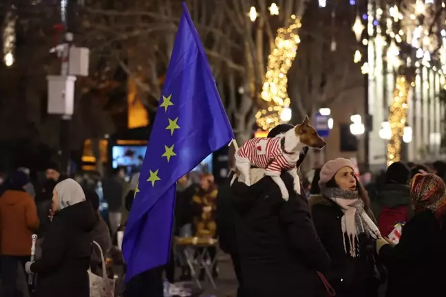 Gürcistan'da AB Müzakereleri İçin Devam Eden Protestolar Noel Bayramı'nda Sürüyor