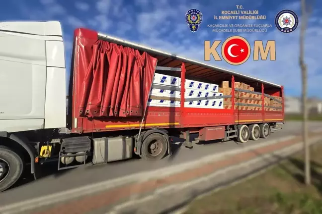 Kocaeli'de Tırda 9 Milyon 780 Bin Sahte Bandrollü Makaron Ele Geçirildi