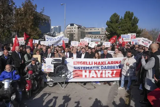 Engelli Bireyler ÖTV Düzenlemesi İçin Hükümete Protesto Düzenledi