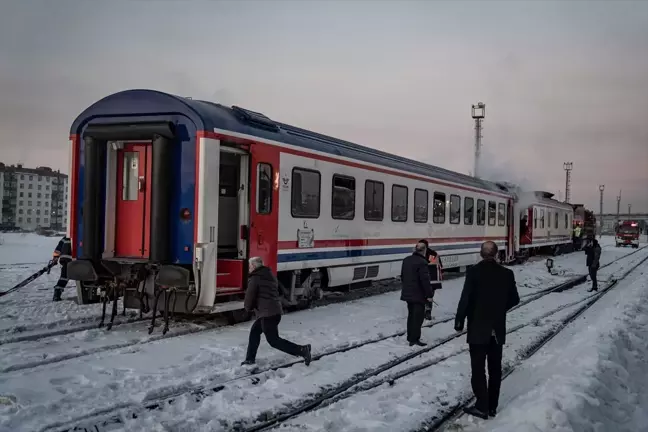 Turistik Doğu Ekspresi'nin Boş Vagonunda Duman Çıktı