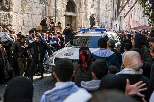 Şam'daki Emevi Camisi'nde İzdiham: 3 Ölü, 5 Yaralı