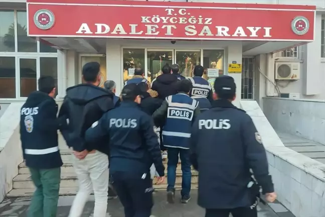 Köyceğiz'de Polisi Taklit Eden 4 Şüpheli Tutuklandı