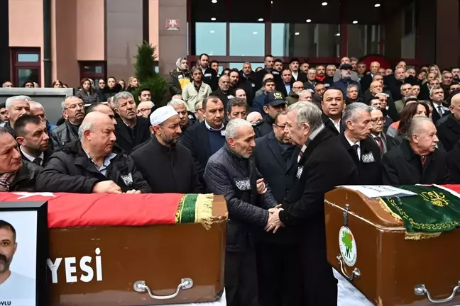 Ankara'da Kamyon Kazasında Hayatını Kaybeden İşçiler İçin Cenaze Töreni Düzenlendi