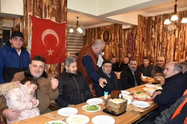 Oltu Özdere Mahallesi'nden Vefa Günü Hatmi Şerif Programı'na Cağ Kebap Ziyafeti