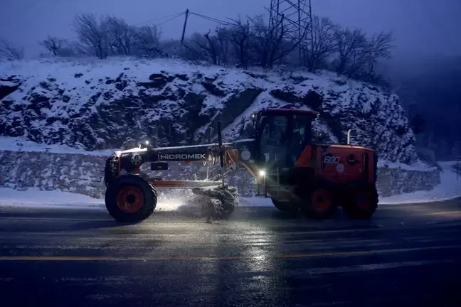 Edirne, Kırklareli ve Tekirdağ'da Kar Yağışı Devam Ediyor