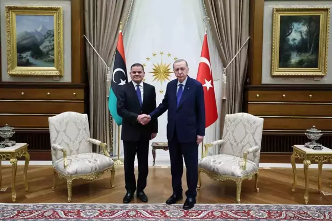 Cumhurbaşkanı Recep Tayyip Erdoğan, Cumhurbaşkanlığı Külliyesi'nde Libya Başbakanı Abdulhamid Dibeybe'yi kabul etti.