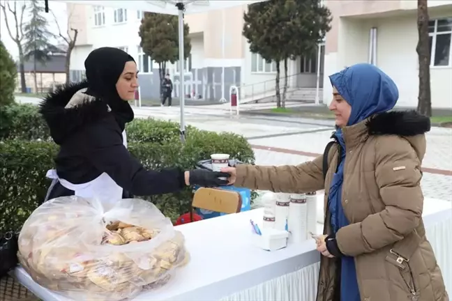 İnegöl Belediyesi Öğrencilere Sınav Döneminde Ücretsiz Çorba İkram Ediyor