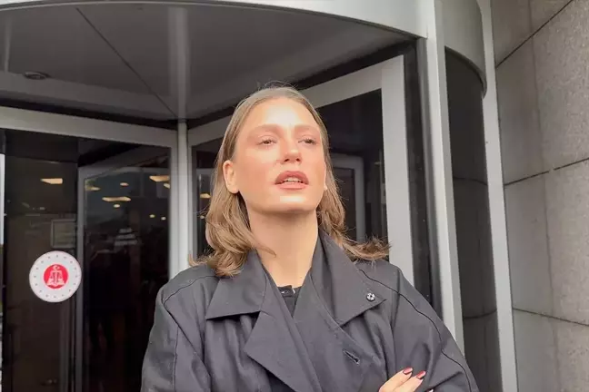 Serenay Sarıkaya'dan Menajerine Destek: 'İftiralarla Alakalı Hukuki Süreç Başlatacağım'