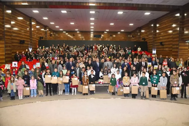 Van'da 'Kitap Okuma Yarışması' Ödülleri Sahiplerini Buldu