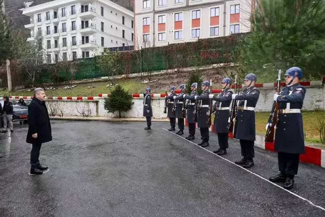 Artvin Valisi Ergün, İl Jandarma Komutanlığını Ziyaret Etti