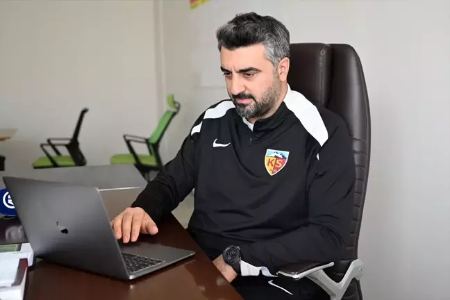 Bellona Kayserispor Teknik Direktörü Sinan Kaloğlu, Yılın Kareleri Oylamasına Katıldı