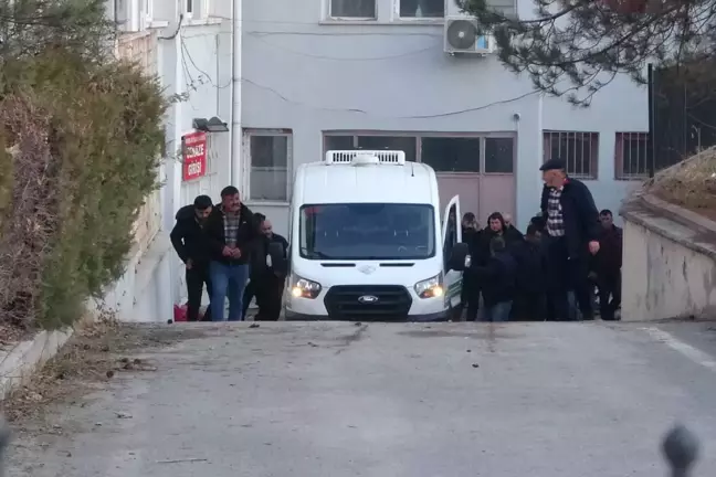 Misafirliğe geldiği evde, 83 yaşındaki kadını bıçaklayarak öldürdü