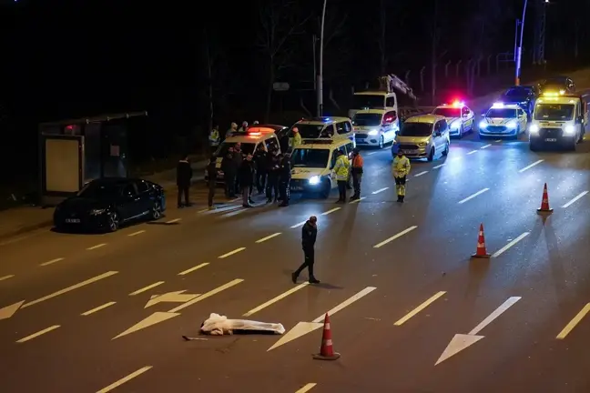 Ankara'da Otomobilden Atlayan Genç Kız Hayatını Kaybetti