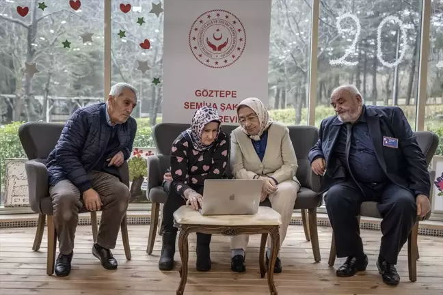 Huzurevi Sakinleri 'Yılın Kareleri' Oylamasına Katıldı