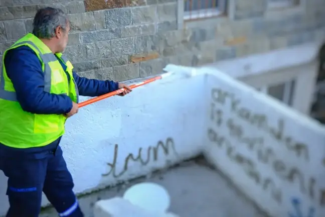 Bodrum'da Görüntü Kirliliği Temizleniyor