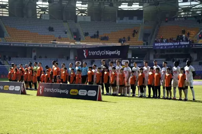 Trendyol Süper Lig: Başakşehir: 0 Çaykur Rizespor: 0 (Maç devam ediyor)