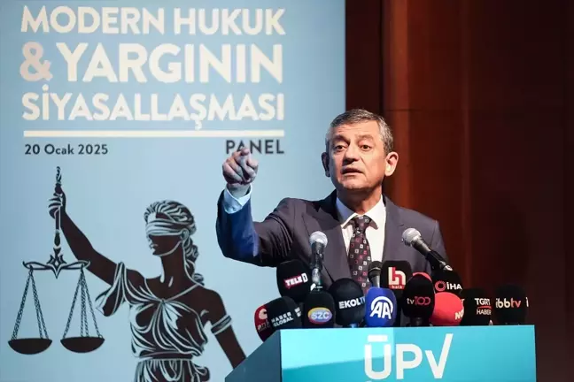 CHP Genel Başkanı Özel, 