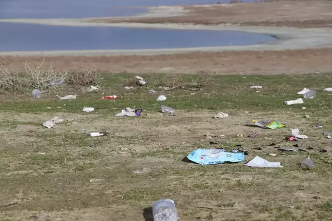 Burdur Gölü'nde Su Kaybı ve Kirlilik Alarmı