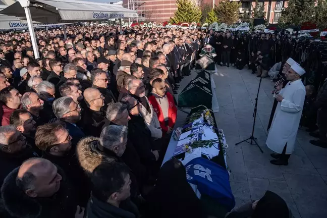 Kartalkaya'daki Yangında Hayatını Kaybeden Nedim Türkmen ve Ailesi İstanbul'da Toprağa Verildi