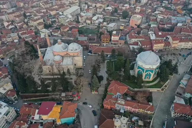 Bursa'da Tarihi Külliyeler İçin Yayalaşma Projesi