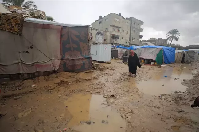 Filistinlilerin Çadırları Yağmurla Sular Altında Kaldı