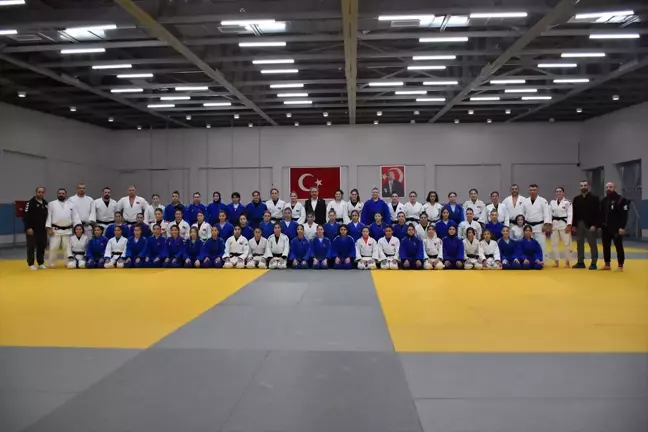 Genç Kadın Judo Milli Takımı 2023 Sezonuna Trabzon'da Hazırlanıyor