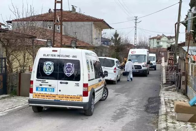 Arkadaşını balta ile öldürdü, evin önüne çıkıp 'adam öldürdüm' diye bağırdı