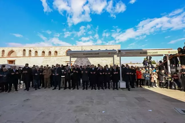 Cumhurbaşkanı Yardımcısı Cevdet Yılmaz, Konya Valiliği ve Büyükşehir Belediyesini Ziyaret Etti