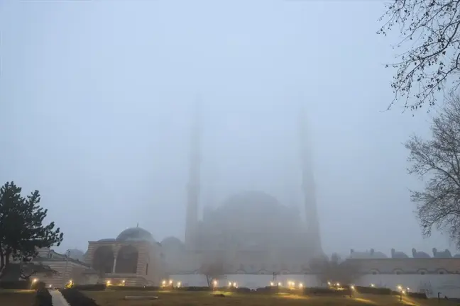 Edirne ve Tekirdağ'da Sis Nedeniyle Görüş Mesafesi Düşüyor