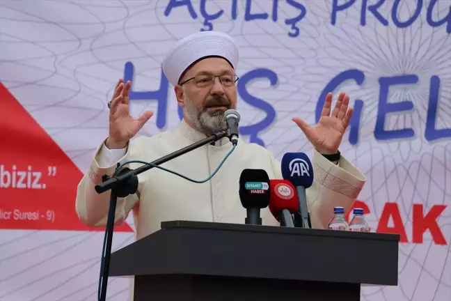 Diyanet Başkanı Erbaş: 'Güzel Ahlakla Yetişen Nesil Toplumu Kurtarır'