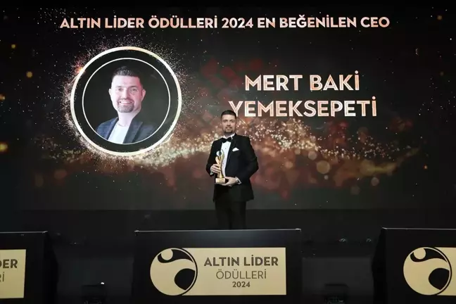 Yemeksepeti CEO'su ve CFO'su Altın Lider Ödülleri'nde Ödül Aldı