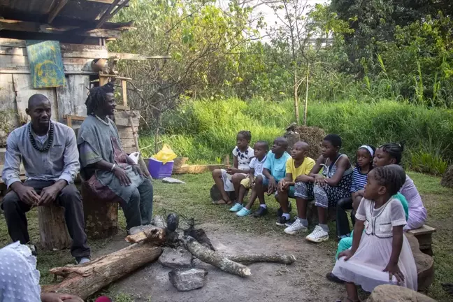 Kamerun'da Masalcılık ve Griot Geleneği Yaşatılıyor