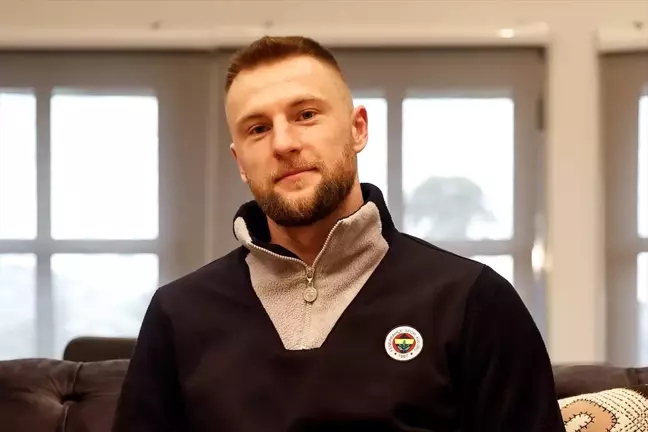 Fenerbahçeli Milan Skriniar, Edin Dzeko'nun uzun yıllar futbol oynayabileceğine inanıyor Açıklaması