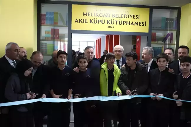 Melikgazi Belediyesi'nden Akıl Küpü Kütüphanesi Açılışı