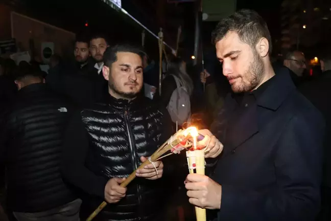 Adana'da Depremzedeler İçin Anma Programı Düzenlendi