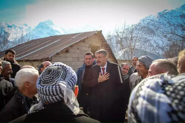 Vali Ali Çelik, Hakkari'de Vatandaşlarla Buluştu